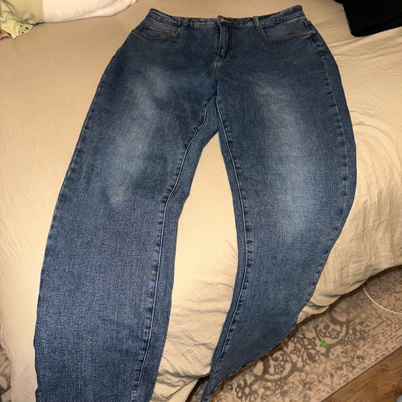 KITTENISH Jeans - Picture 2 of 3